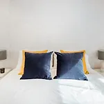 Superb 3 Bed/Bath Luxury + Ibiza Roof Terrace