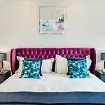 Superb 3 Bed/Bath Luxury + Ibiza Roof Terrace