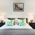 Superb 3 Bed/Bath Luxury + Ibiza Roof Terrace
