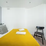 Sleek Flat With Communal Courtyard