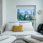 Sleek Flat With Communal Courtyard