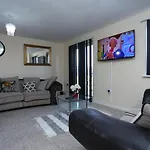 Lovely 4 Bed House London