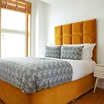 Piccadilly Circus Luxury Studio