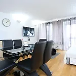 Gorgeous 2 Bedroom 2 Bathroom Woolwich