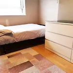 Charming London Town Studio Flat, Tower Bridge