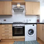 Hill House Riverview Apartment
