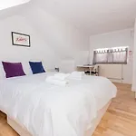 Guestready - Vibrant W Garden View In Walthamstow