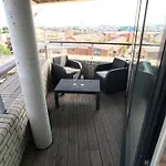 Luxury 2 Bed Penthouse Apartment Near Station