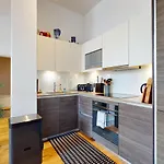 Luxury Spacious 1 Bed Loft In Claphambrixton Area