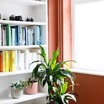 Colourful, 1-Bedroom Victorian Flat With Garden