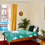 Vintage Styled House Central Camden