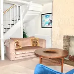 Vintage Styled House Central Camden