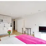 Lovely,Modern Studio Apartment In Chelsea