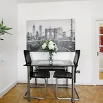 Trinity Large 3 Bed Apartment By Tower Bridge London Bridge