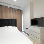 Luxury Apartment - City Of London - Sleeps4 - 87Ws