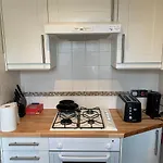 Complete 1 Bedroom Apartment With Wi-Fi, Kitchen, Tv In Heart Of Chiswick, London