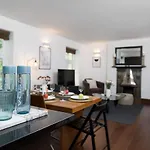 Best Location 2 Bedr, 3 Beds, Covent Grdn, China Town