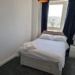 Beautiful 2-Bed Flat
