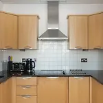 Skyvillion - 3Bed Penthouse Near London City Airport, O2 Arena, London Excel Centre With Parking