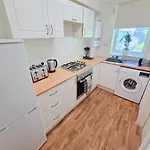 Flat In Battersea, 5 Minutes From Clapham Junction Station