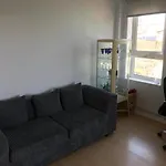 Sunny Flat In London With Balcony, Just 15 Mins To Central!