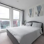 Luxury Penthouse With Stunning Views Near Excel, O2, London City Airport