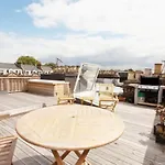 Sunny 2 Bedroom, 2 Bathroom Apartment With Roof Terrace