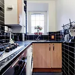 Fabulous 2 Bedroom Apartment In London Bridge