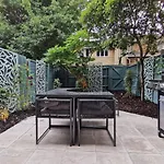Beautiful 4 Bedroom Terrace House In Kings