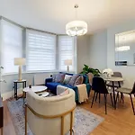 Luxury Art Deco, 2 Bedroom Flat