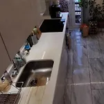 Entire 1-Bed Apartment In London Haringey