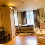 Studio Flat In Imperial Wharf-Chelsea Harbour