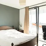 Beautiful London Apartment With Large Balcony