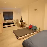 Big Size Family Room In Wembley Park