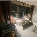 R3 Superking Sized Bed & 75\