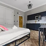 York Studios By Dc London Rooms
