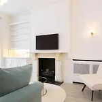 Elegant 2 Bedrooms Apt In Chelsea With Patio
