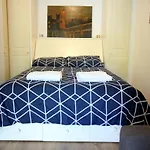 Central Fulham Apartment With Parking