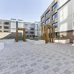 Stylish Family Sized 2 Bedroom Apartment
