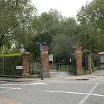 2 Bedrooms Apartement With Wifi At Greater London