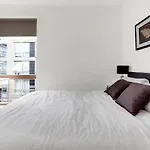 2 Bedroom Apartment In The Heart Of Greater London