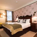 Morton Hotel