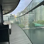Luxury Canary Wharf 2 Bed Apartment With Panoramic Views