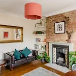 Beautiful Two-Floor Flat Near Tube Station