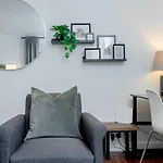 Private 2 Bedroom Apartment In West Hampstead