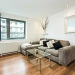 Fast Internet One Bedroom Apartment In Greater London, Id Required