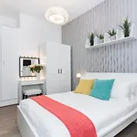 Two Bedroom Apartment In Central London With Large Terrace