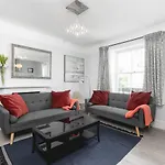 Penthousestays Notting Hill - Chic 2 Bedroom Apartment W/ King Beds - Near Portobello Road & Kensington High Street