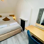 Cosy Flat In London