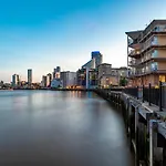 Flourish Apartment - Constant Court - Canary Wharf